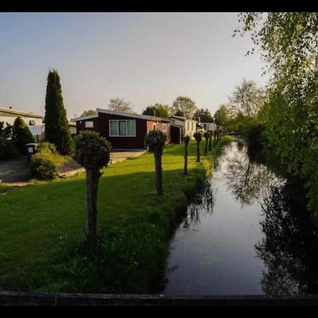 Cozy Chalet In Opmeer Near Amsterdam And Beach Εξωτερικό φωτογραφία