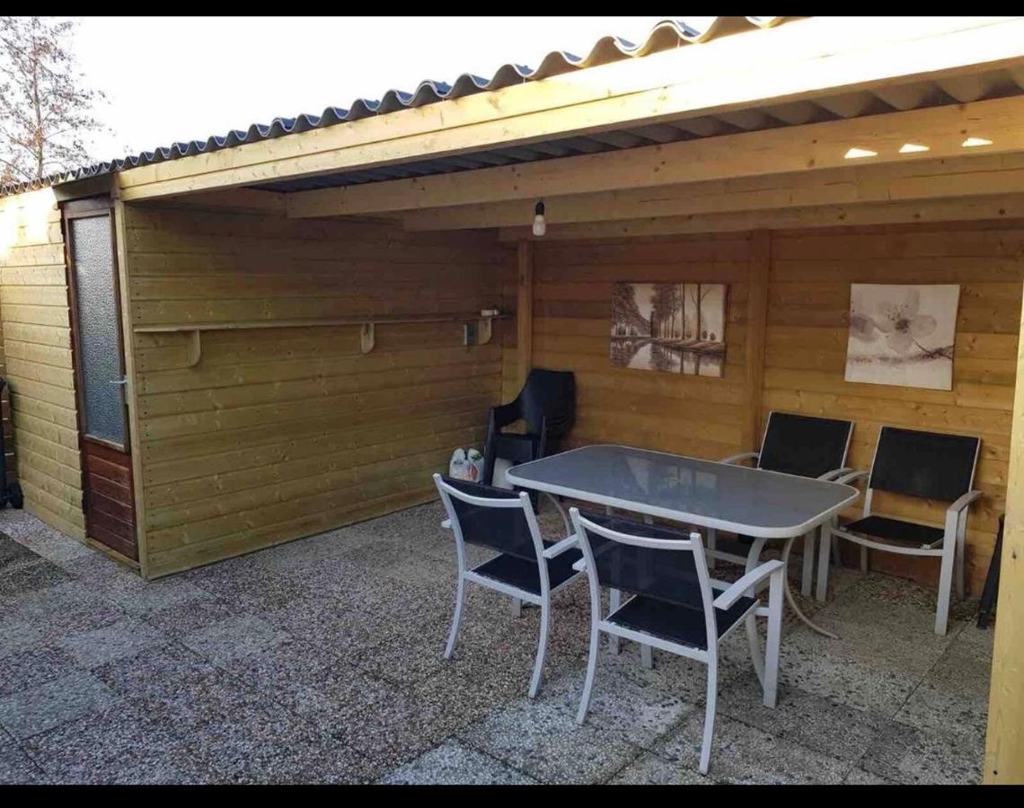 Cozy Chalet In Opmeer Near Amsterdam And Beach Εξωτερικό φωτογραφία