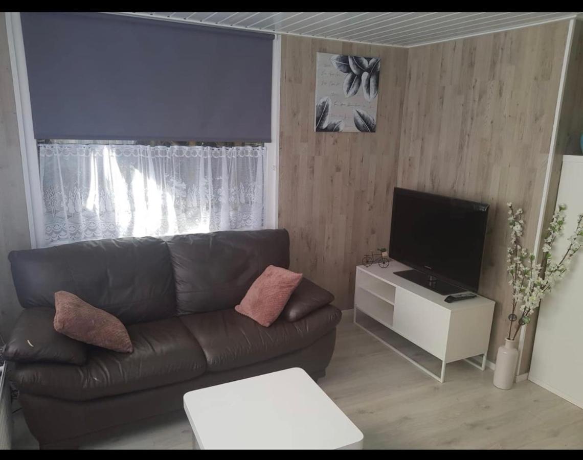 Cozy Chalet In Opmeer Near Amsterdam And Beach Εξωτερικό φωτογραφία