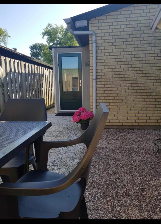 Cozy Chalet In Opmeer Near Amsterdam And Beach Εξωτερικό φωτογραφία
